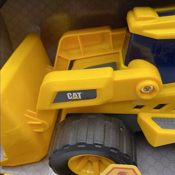 Funrise CAT FUTURE FORCE Wheel Loader NEW MIB Lights And Sounds Toy Vehicle - Picture 4 of 11